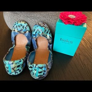 Azure Snake Tieks